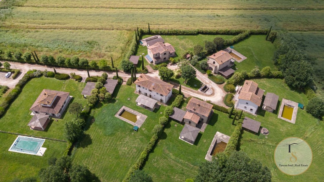 Villa in Center, Cortona, Tuscany 1 - 18413990