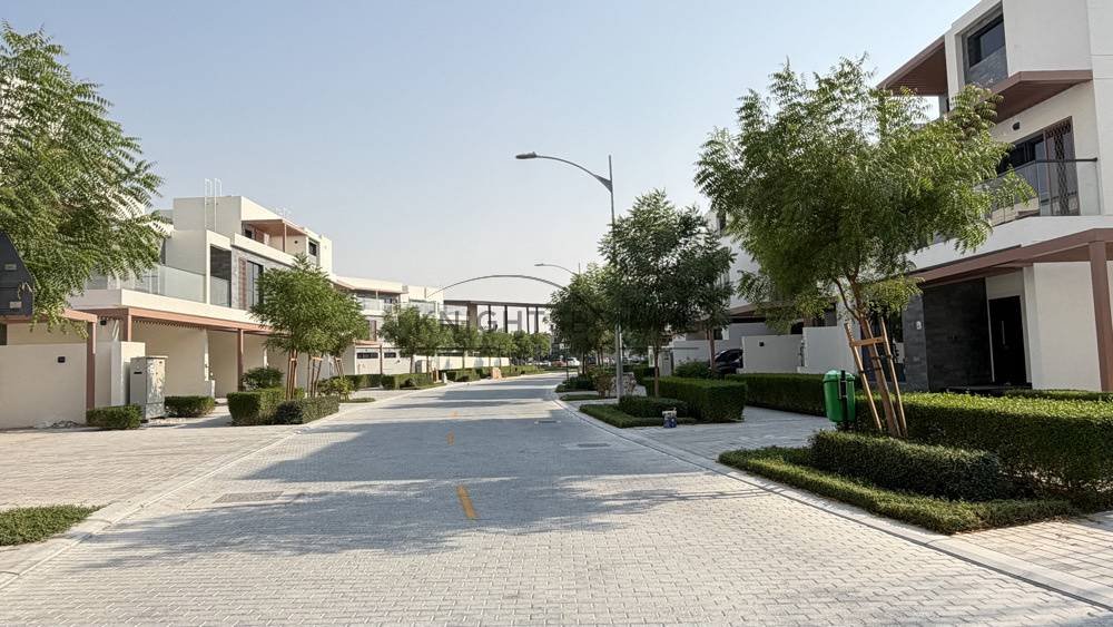 Townhouse in Damac Hills, Dubai, United Arab Emirates 3 - 18411499
