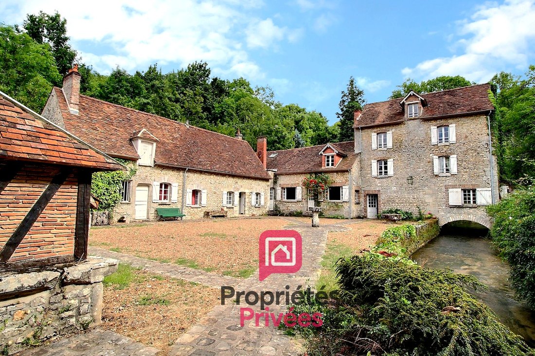 Villa in Ferrieres-en-Gatinais, Centre-Val de Loire, France 1 - 18416983