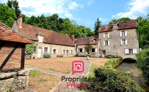 Villa in Ferrieres-en-Gatinais, Centre-Val de Loire, France 1