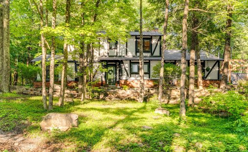 House in Chelsea, Quebec, Canada 1