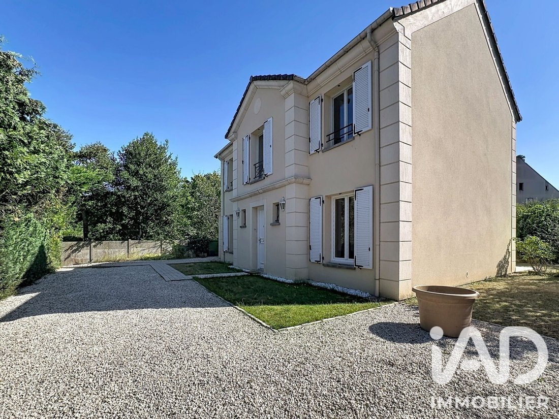 House in Les Arpents-Le Sud, Éragny-sur-Oise, France 1 - 18414238