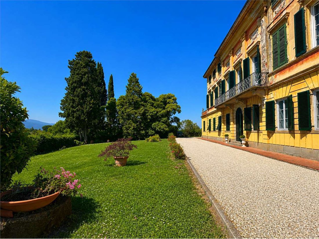 Villa in Historic Center, Lucca, Tuscany 5 - 18407916