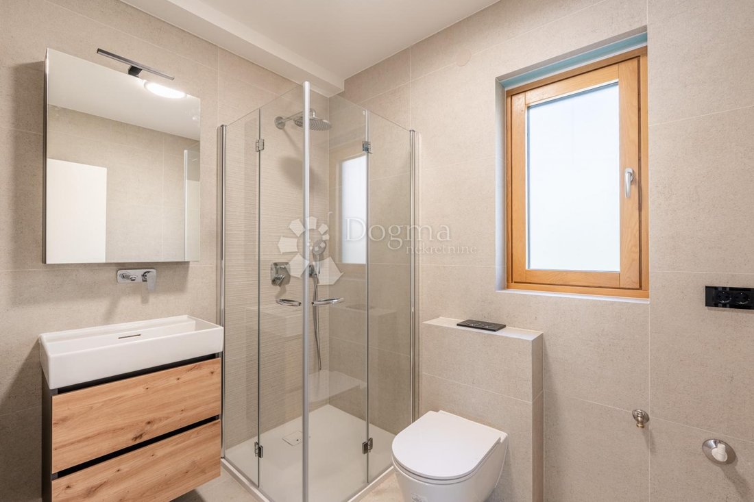 Apartment in Mjesni odbor Kantrida, Grad Rijeka, Primorje-Gorski Kotar County 4 - 18408325