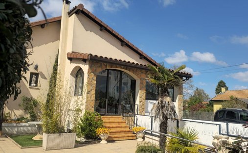 Villa in Meyzieu, Auvergne-Rhône-Alpes, France 1