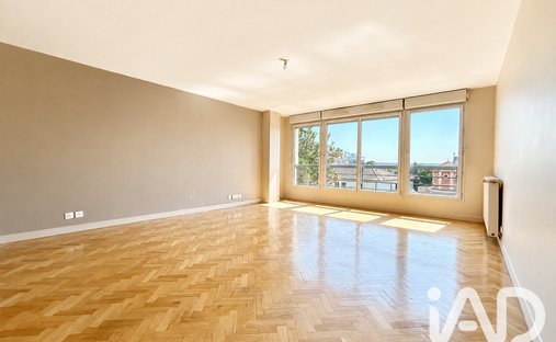 Apartment in Montreuil, Versailles, France 1