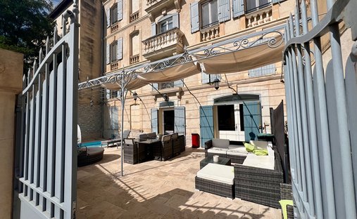 Apt, Provence-Alpes-Côte d'Azur, France 1