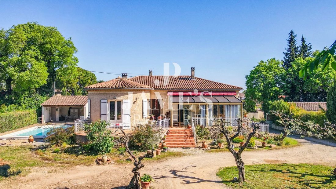 House in Saint-Etienne-du-Grès, Provence-Alpes-Côte d'Azur, France 1 - 18406779