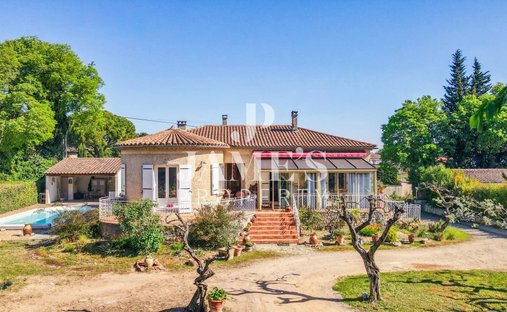 Casa en Saint-Étienne-du-Grès, Provenza-Alpes-Costa Azul, Francia 1