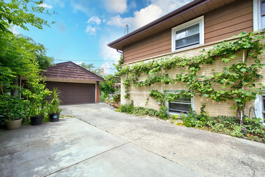 House in Niles, Illinois, United States 3 - 18414755