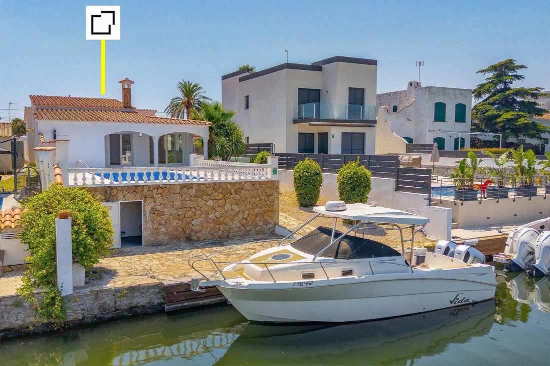 Villa in Empuriabrava, Catalonia, Spain 4 - 18403081
