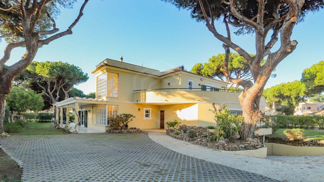 House in Vilamoura, Quarteira, Algarve 2 - 16484277