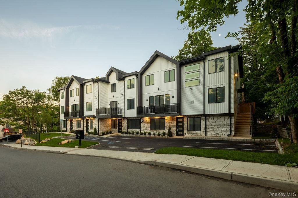 Condo in Airmont, New York, United States 2 - 18403930