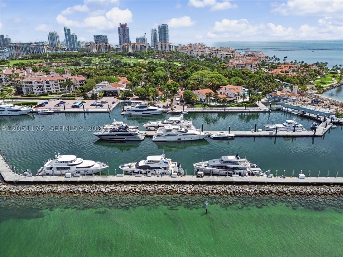 Condo in Miami Beach, Florida, United States 5 - 18403346