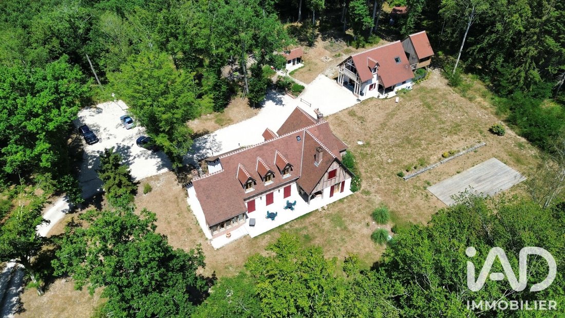 House in Mont-pres-Chambord, Centre-Val de Loire, France 1 - 18414170