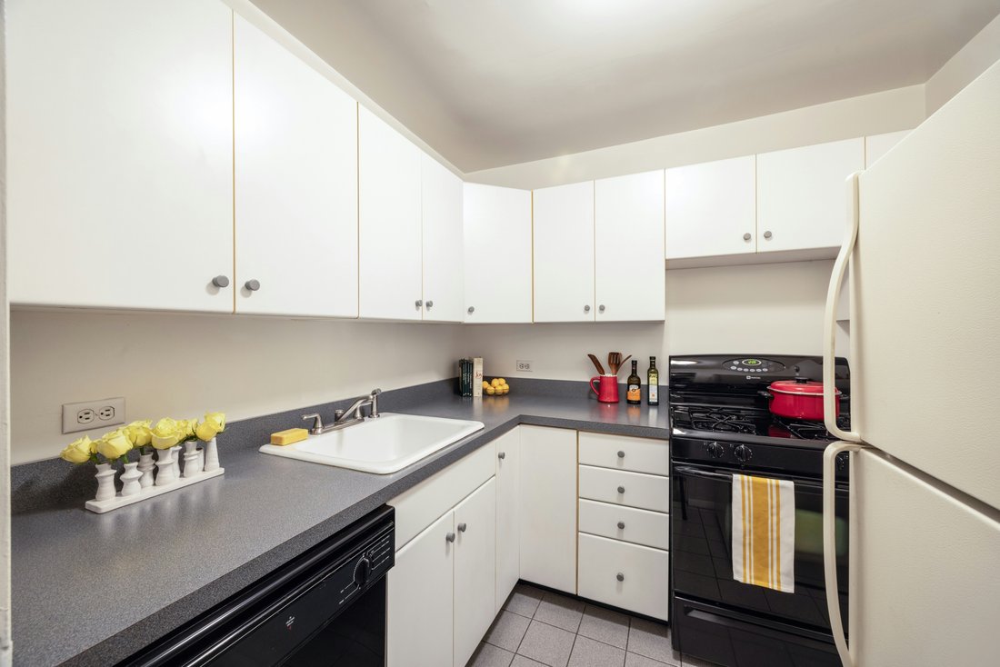 Co Op in New York, New York, United States 4 - 18407635
