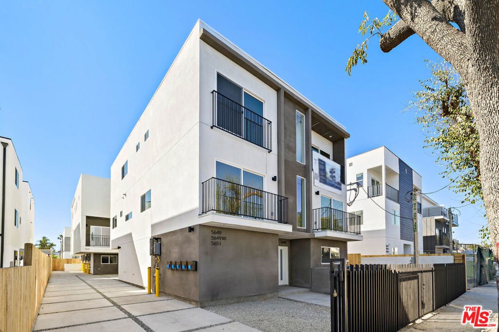 Los Angeles, California, United States 1 - 18407732