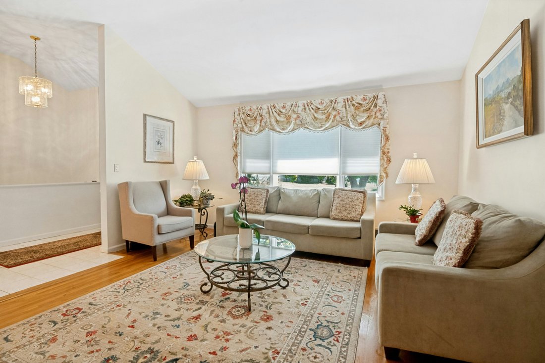 House in White Plains, New York, United States 3 - 18404430