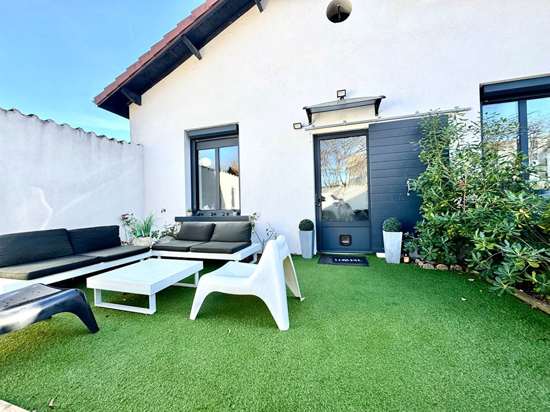Villa in Meyzieu, Auvergne-Rhône-Alpes, France 1 - 18405471