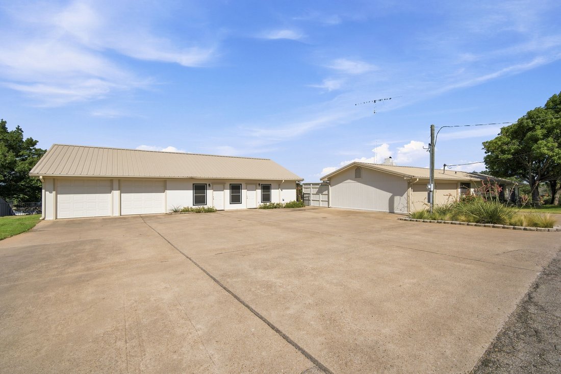 House in Clifton, Texas, United States 4 - 18409037