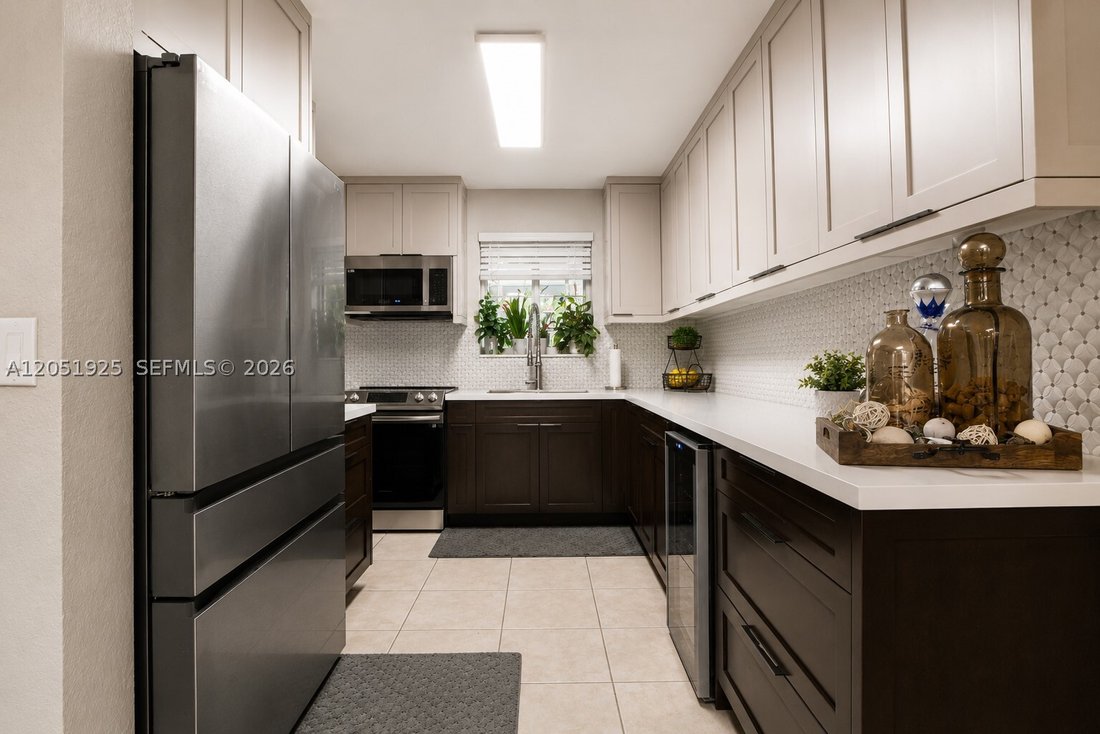 House in Hialeah, Florida, United States 4 - 18411344