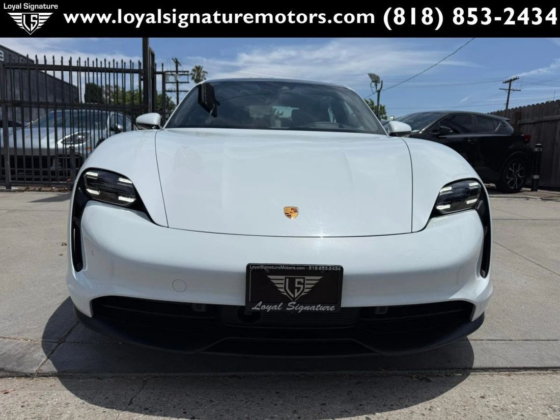 Sedan in Van Nuys, CA, United States 2 - 18417767