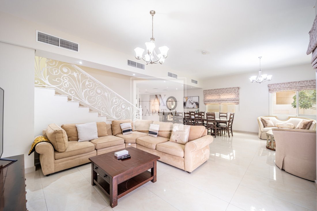 Villa in Jumeirah Beach Residence, Dubai, United Arab Emirates 1 - 18413974