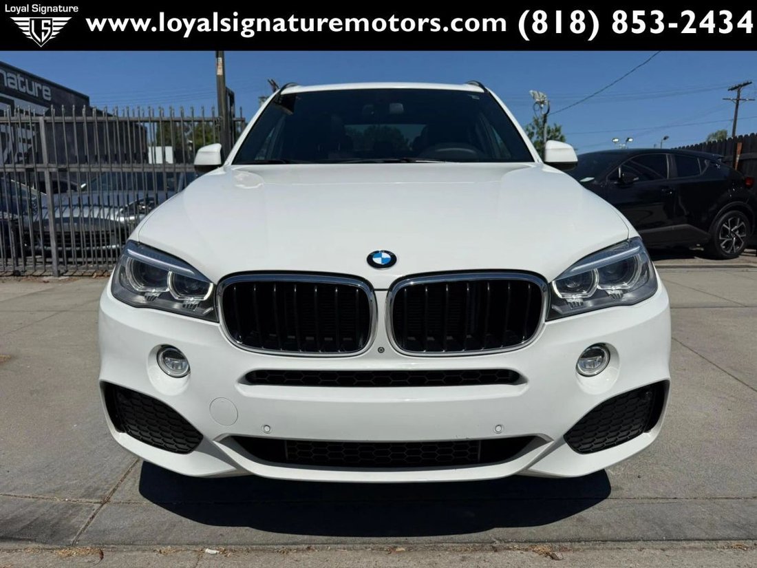 Suv in Van Nuys, CA, United States 2 - 18409682