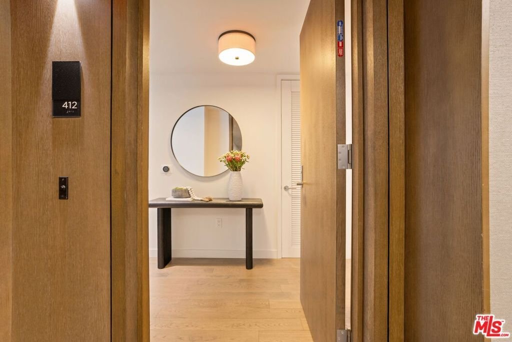 Condo in Santa Monica, California, United States 3 - 18407671