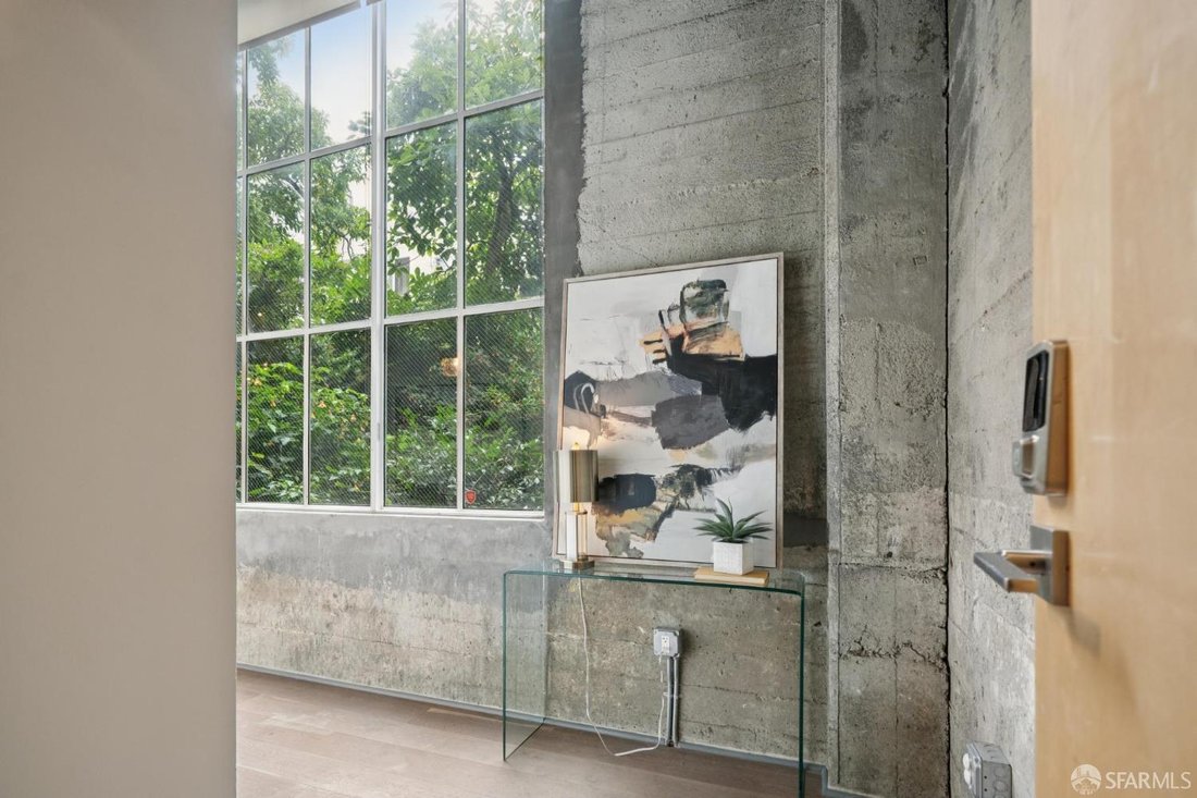 Condo in San Francisco, California, United States 2 - 18406731