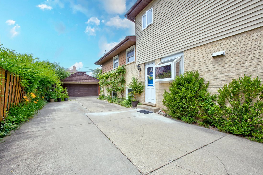 House in Niles, Illinois, United States 2 - 18414755