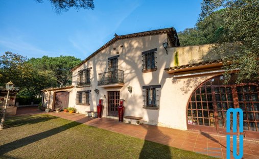 Country House in Sant Iscle de Vallalta, Catalonia, Spain 1
