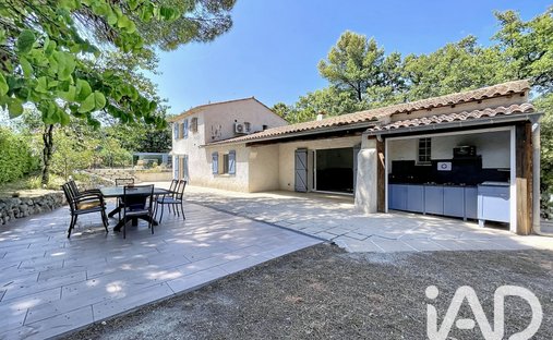 Casa a Bagnols-en-Forêt, Provenza-Alpi-Costa Azzurra, Francia 1