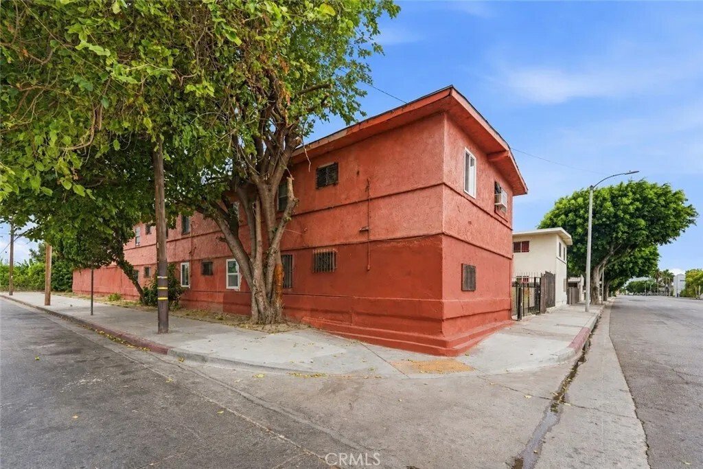 Los Angeles, California, United States 3 - 18413503