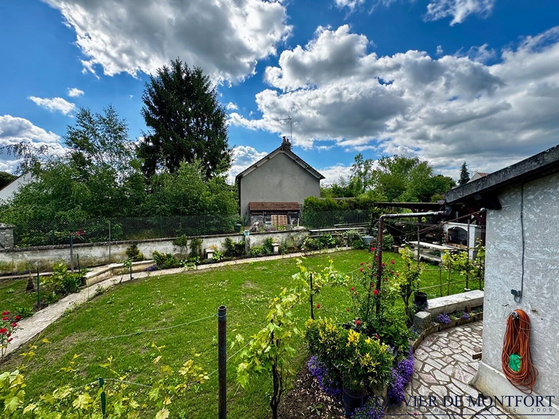 House in Montfort-l'Amaury, Ile-de-France, France 4 - 18407552