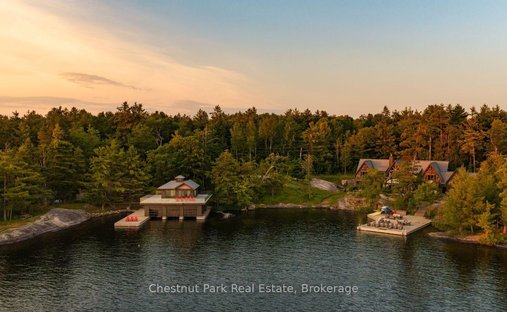 House in Muskoka Lakes, Ontario, Canada 1