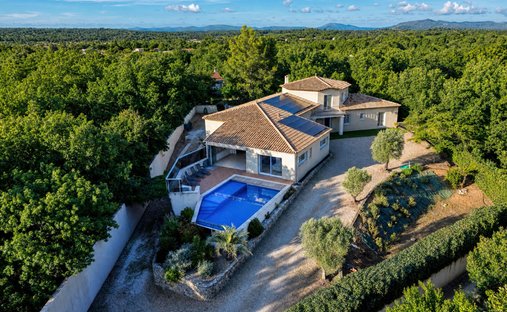Villa in Sud Sud, Saint-Maximin-la-Sainte-Baume, France 1