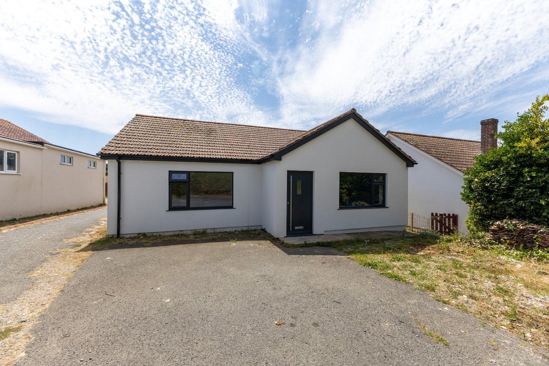 Bungalow in Northern Ireland 1 - 18406772