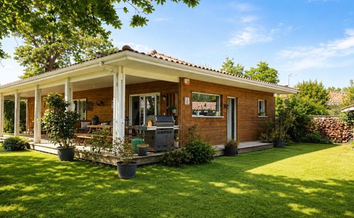 House in Ares, Nouvelle-Aquitaine, France 1