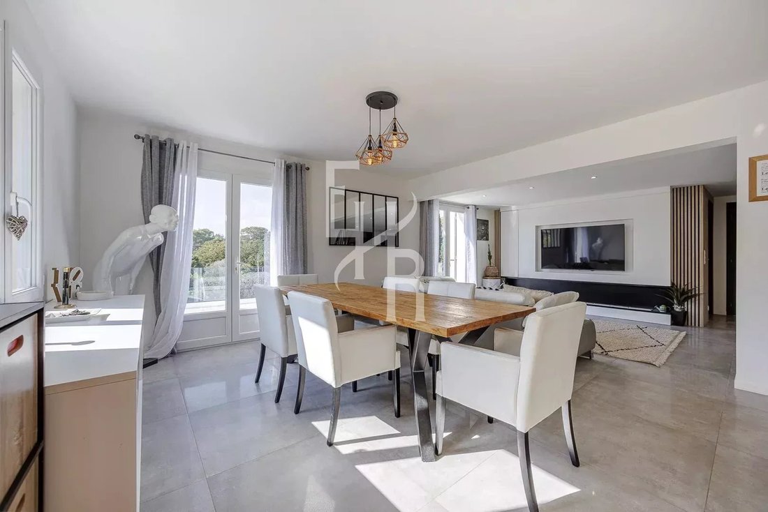 House in Mougins, Provence-Alpes-Côte d'Azur, France 2 - 18405096
