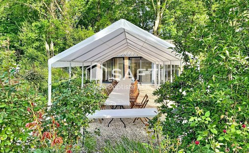 House in Bezu-Saint-Eloi, Normandy, France 1