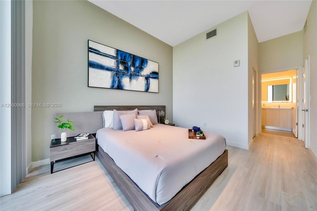 Hollywood, Florida, United States 4 - 18415163