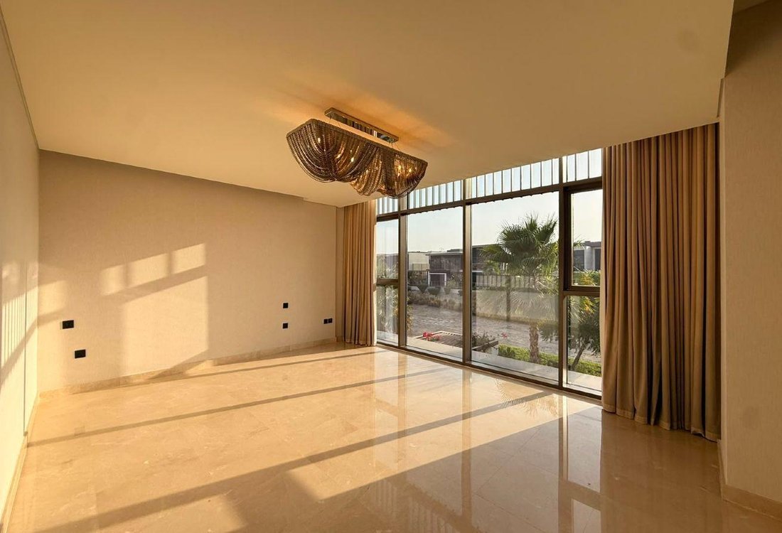 Villa in Hadaeq Sheikh Mohammed Bin Rashid, Dubai, United Arab Emirates 2 - 18418265