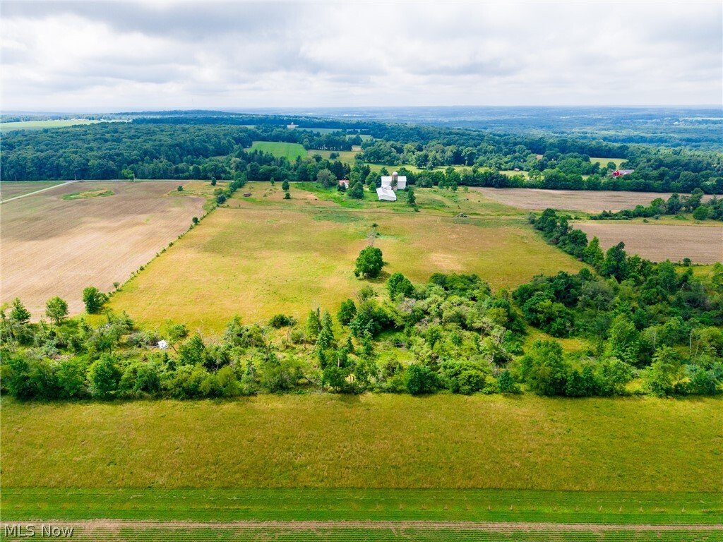 House in Kinsman, Ohio, United States 4 - 18411472