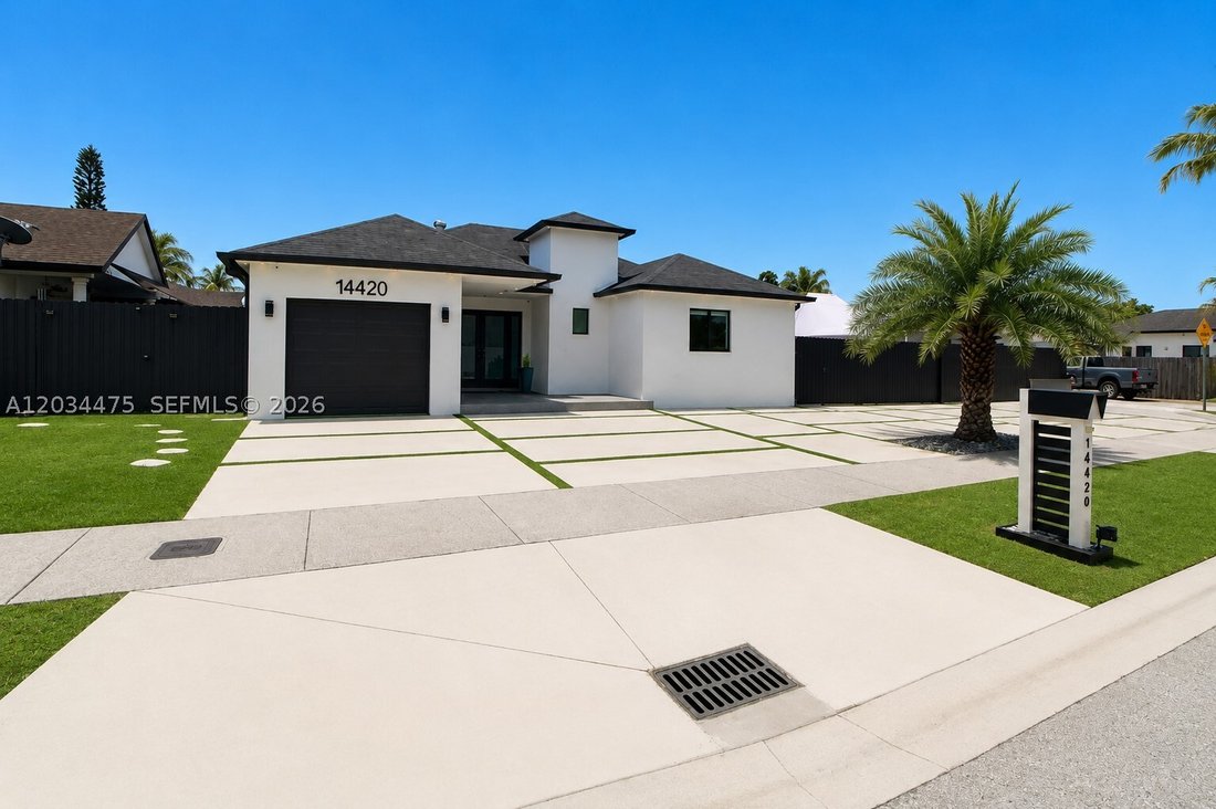 House in Miami, Florida, United States 5 - 18403370