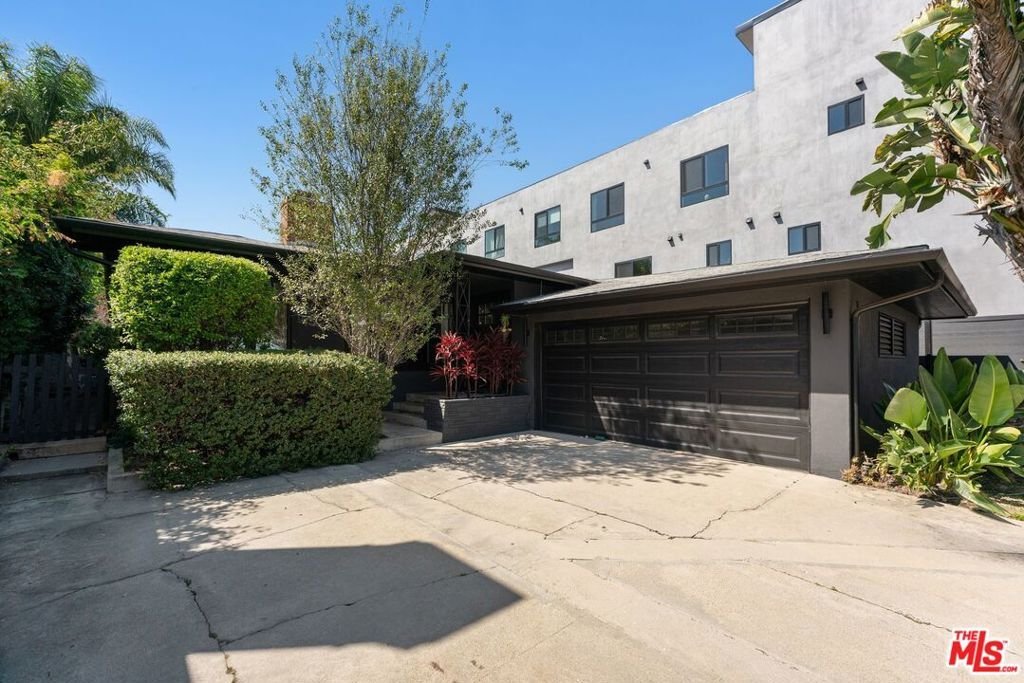 House in Los Angeles, California, United States 3 - 18355012