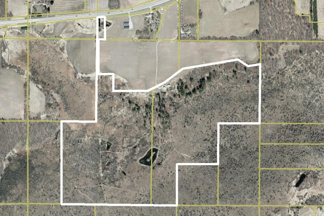 Weyauwega, Wisconsin, United States 2 - 18416027