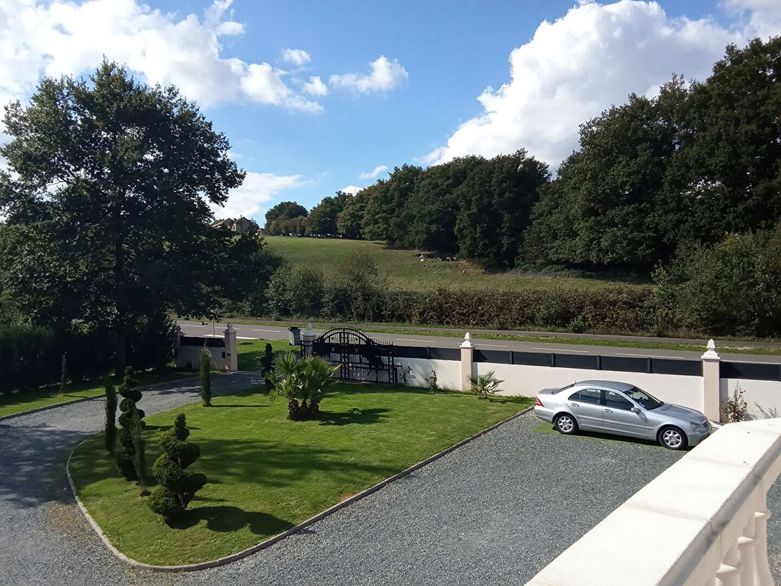 Villa in Le Genest-Saint-Isle, Pays de la Loire, France 1 - 18406022
