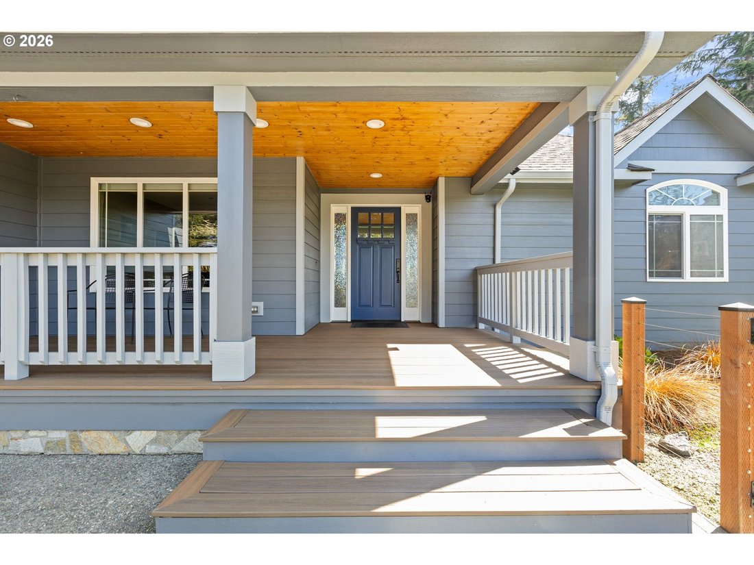 House in Coos Bay, Oregon, United States 2 - 17621133