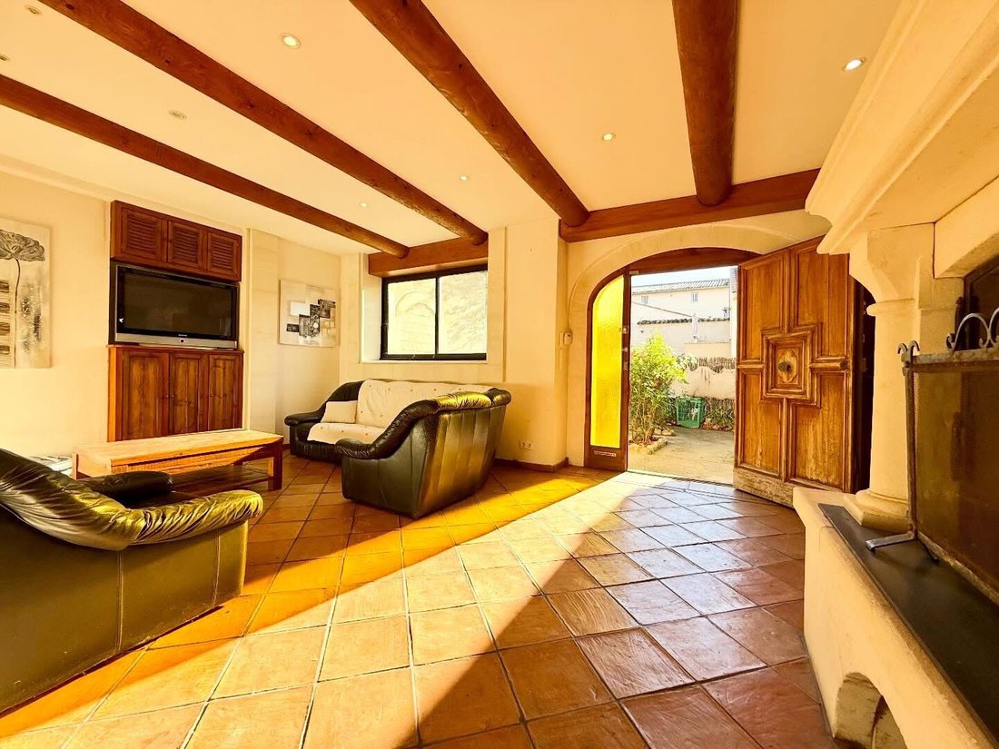 Villa in Saint-Rémy-de-Provence, Provence-Alpes-Côte d'Azur, France 2 - 18405469